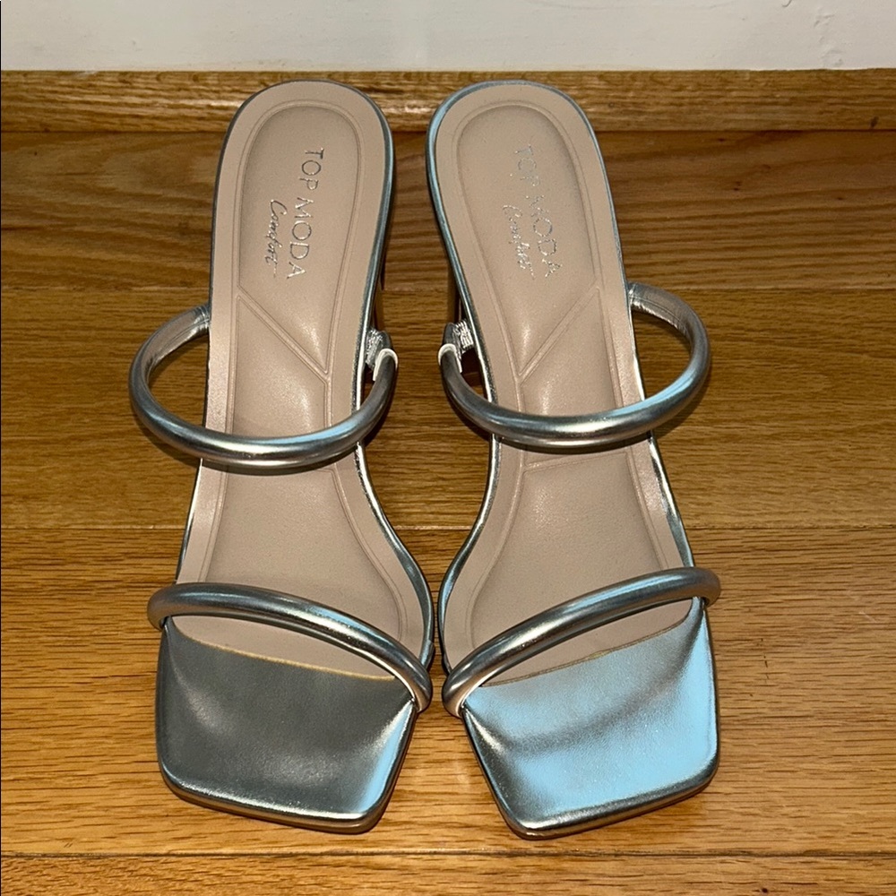 Women's Silver Heeled Sandals - sz 10